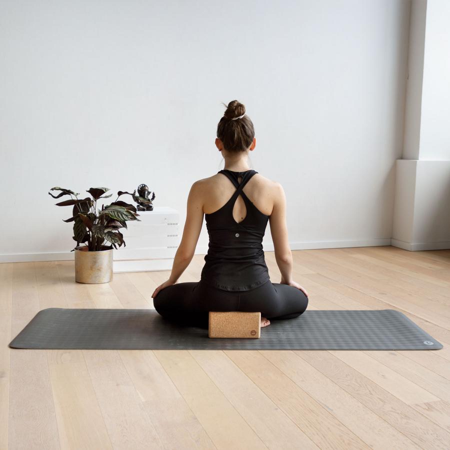 Yogaklotz ASANA BRICK praktisches Yogazubehör Yoga Hilfsmittel auch für Anfänger Yogablock wein-rot 